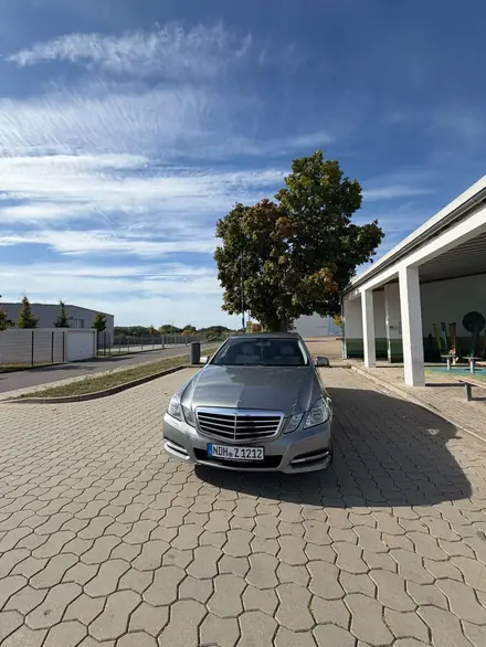 Mercedes-Benz E 200