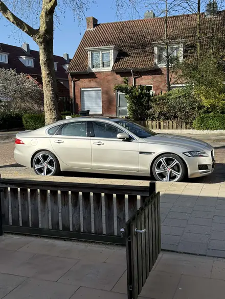 Jaguar XF