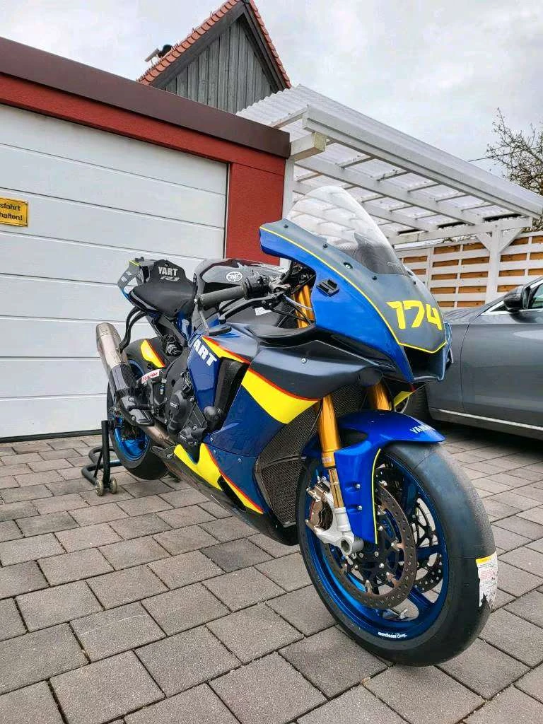 Yamaha YZF-R1