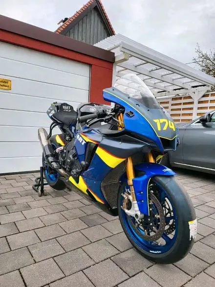 Yamaha YZF-R1