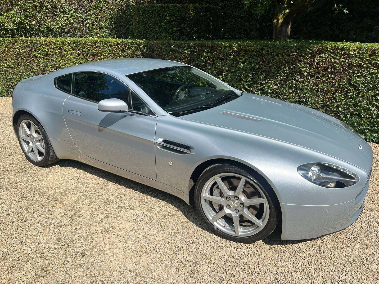 Aston Martin Vantage