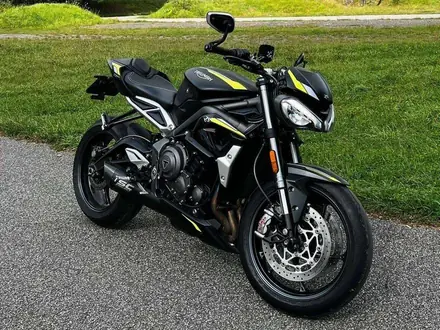 Triumph Street Triple RS