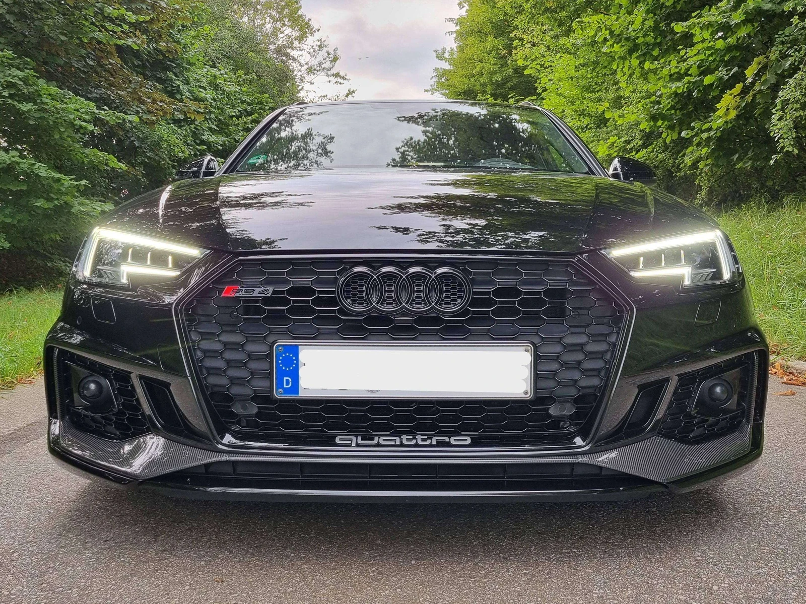 Audi RS4 undefined