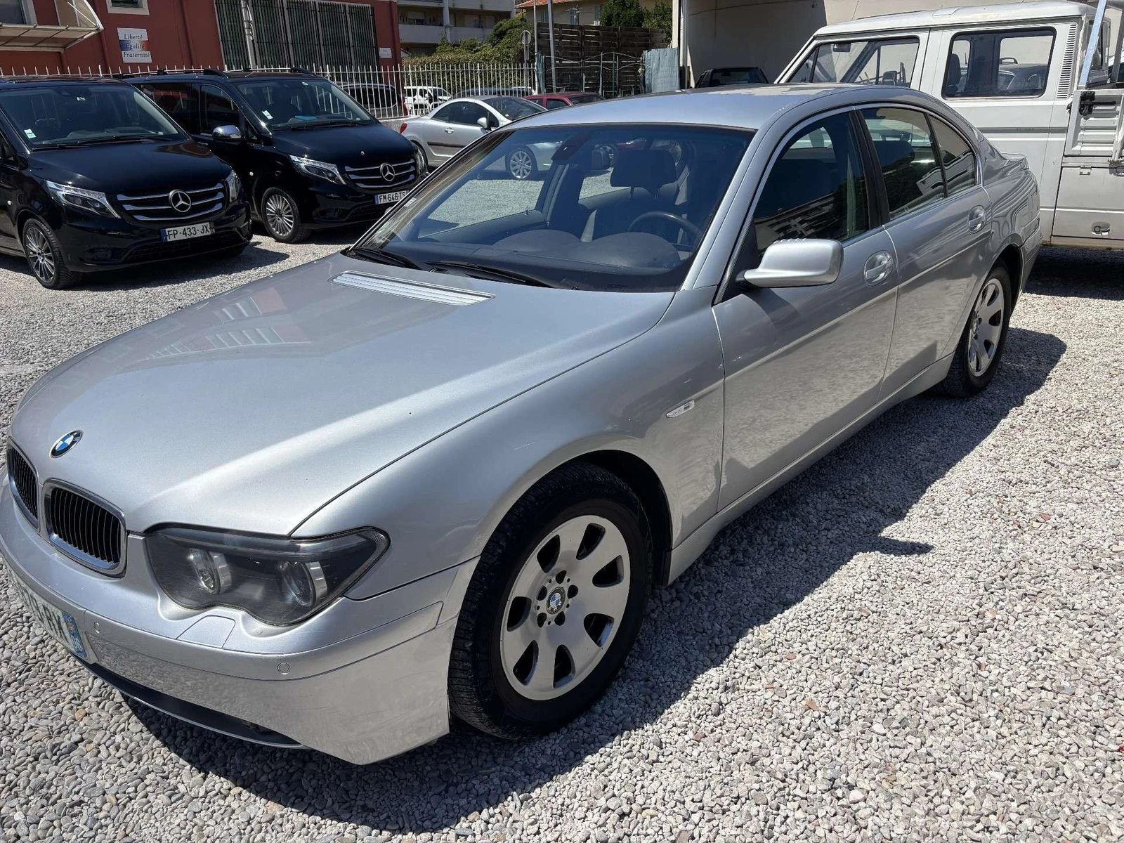 BMW 745