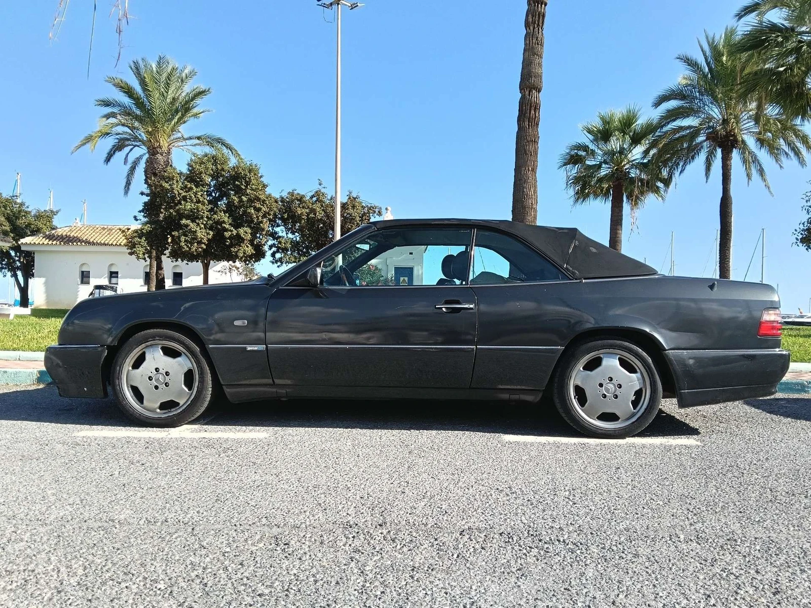 Mercedes-Benz E 220