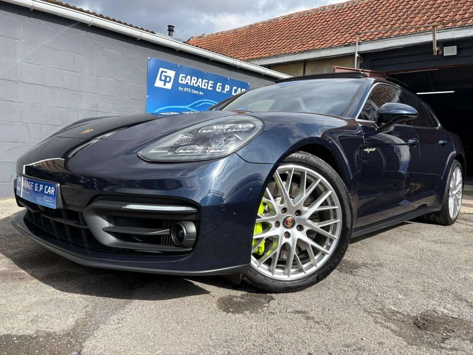 Porsche Panamera 2021