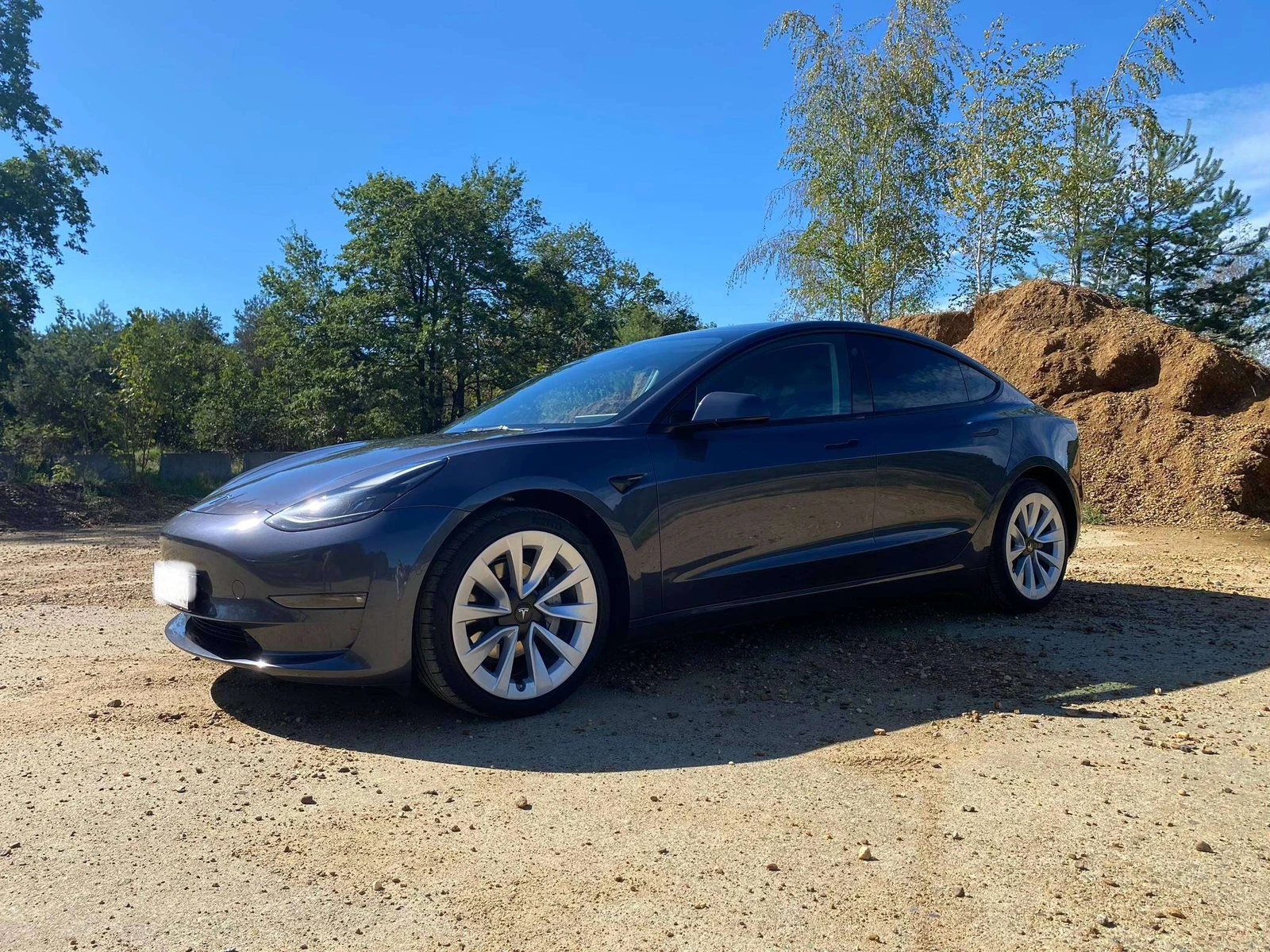 Tesla Model 3 undefined