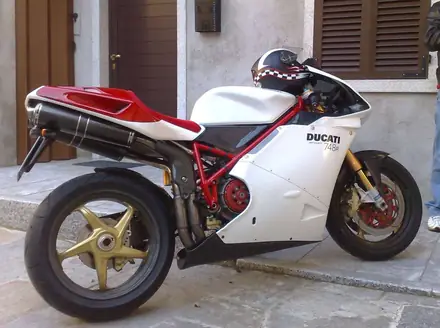 Ducati 748