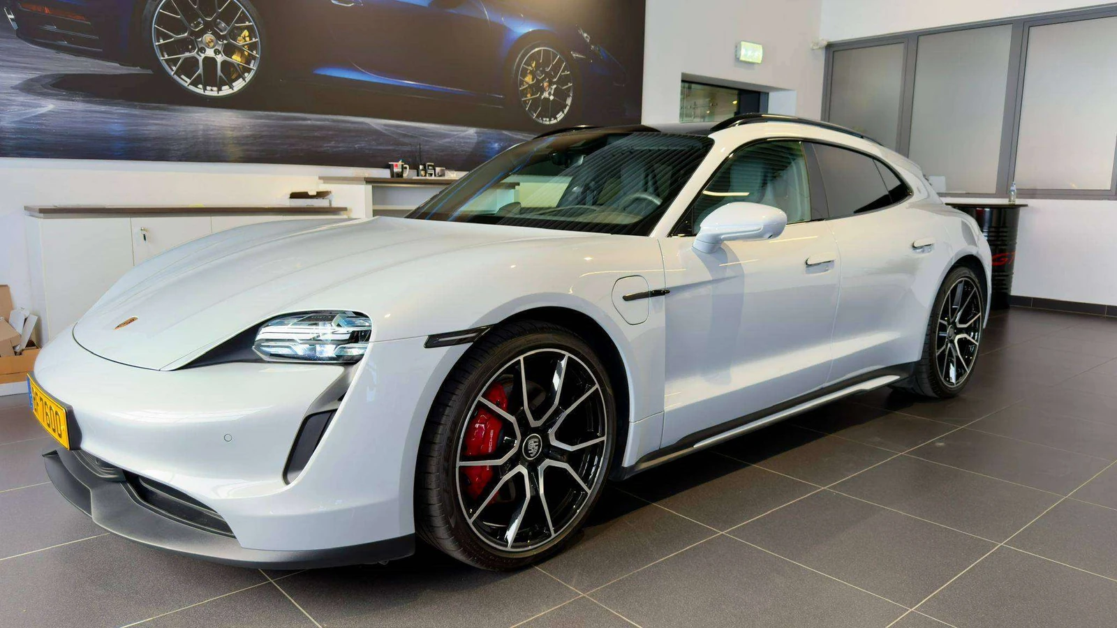 Porsche Taycan undefined