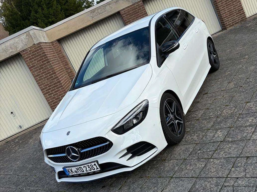 Mercedes-Benz B 180