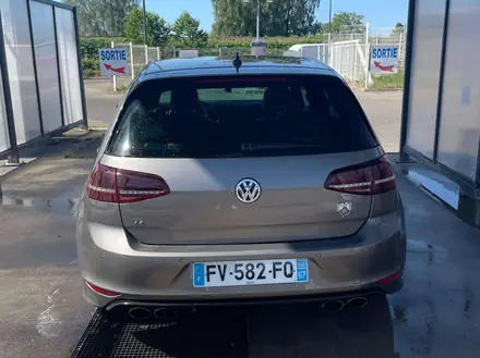 Volkswagen Golf R