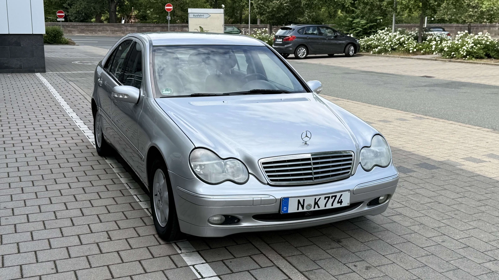 Mercedes-Benz C 180