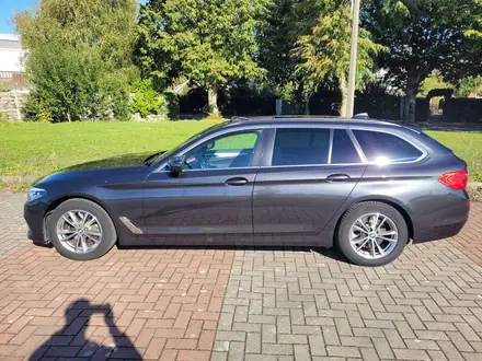 BMW 518