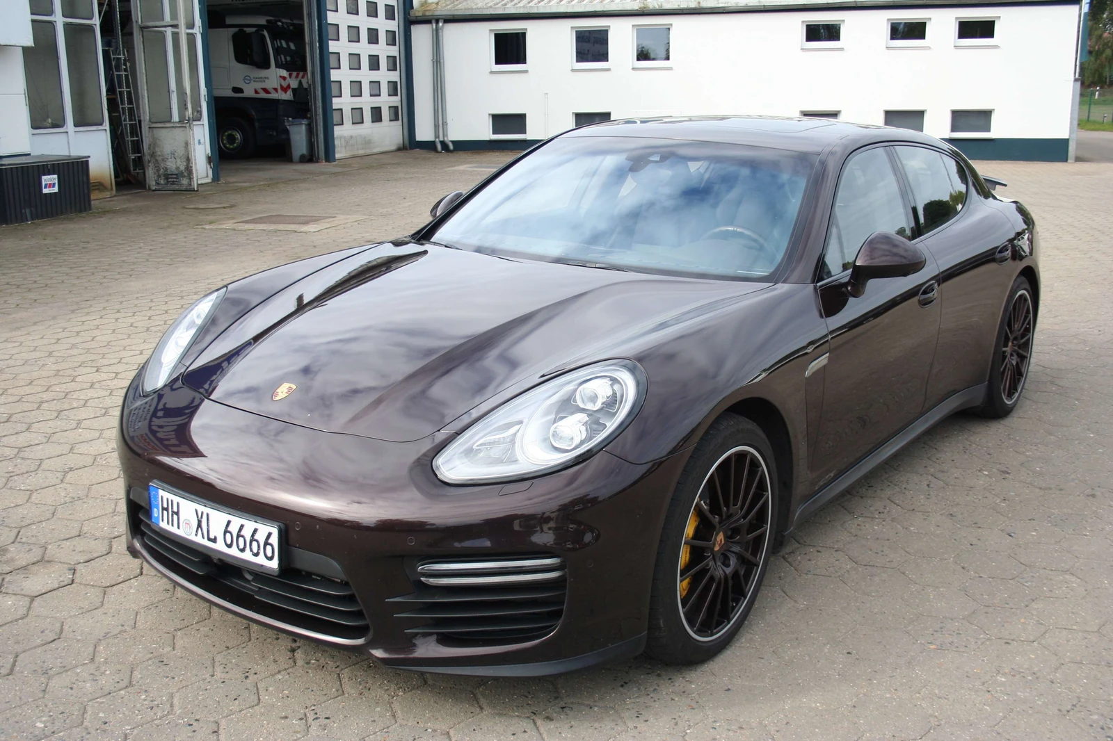 Porsche Panamera undefined