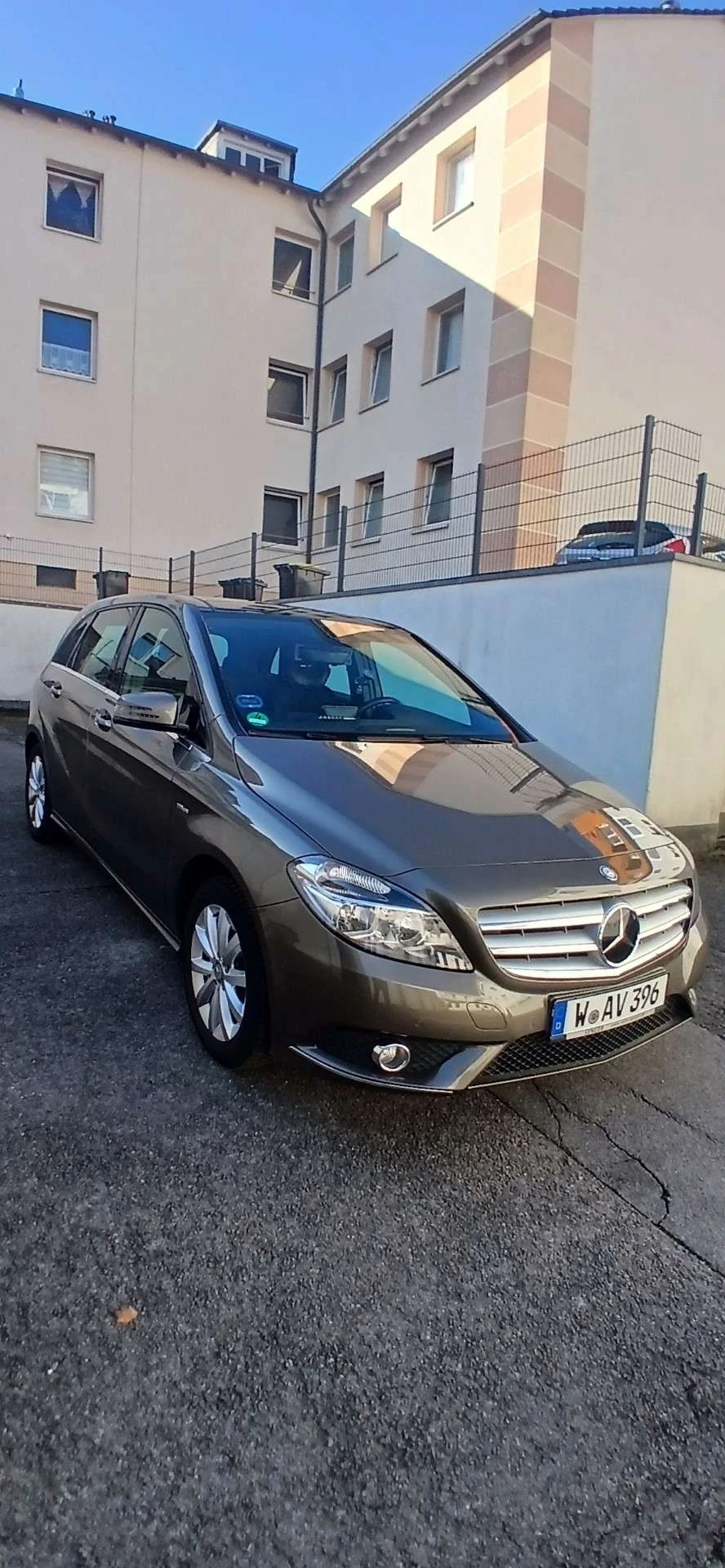 Mercedes-Benz B 200