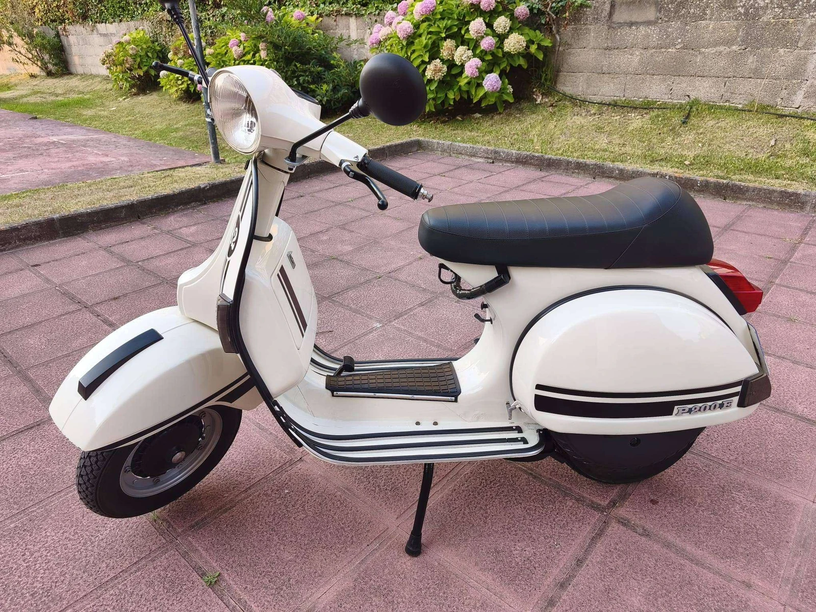 Vespa P 200 E