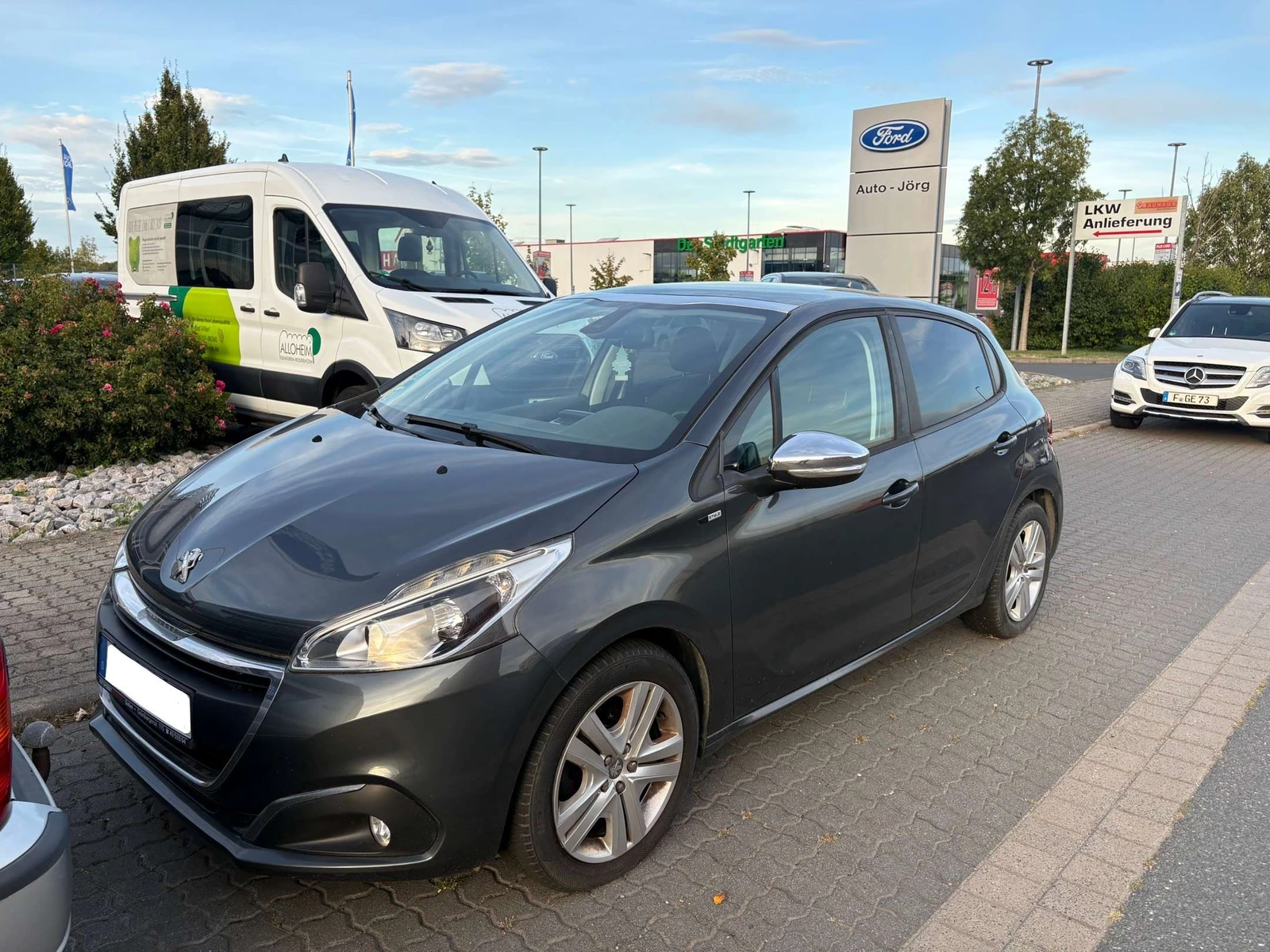 Peugeot 208