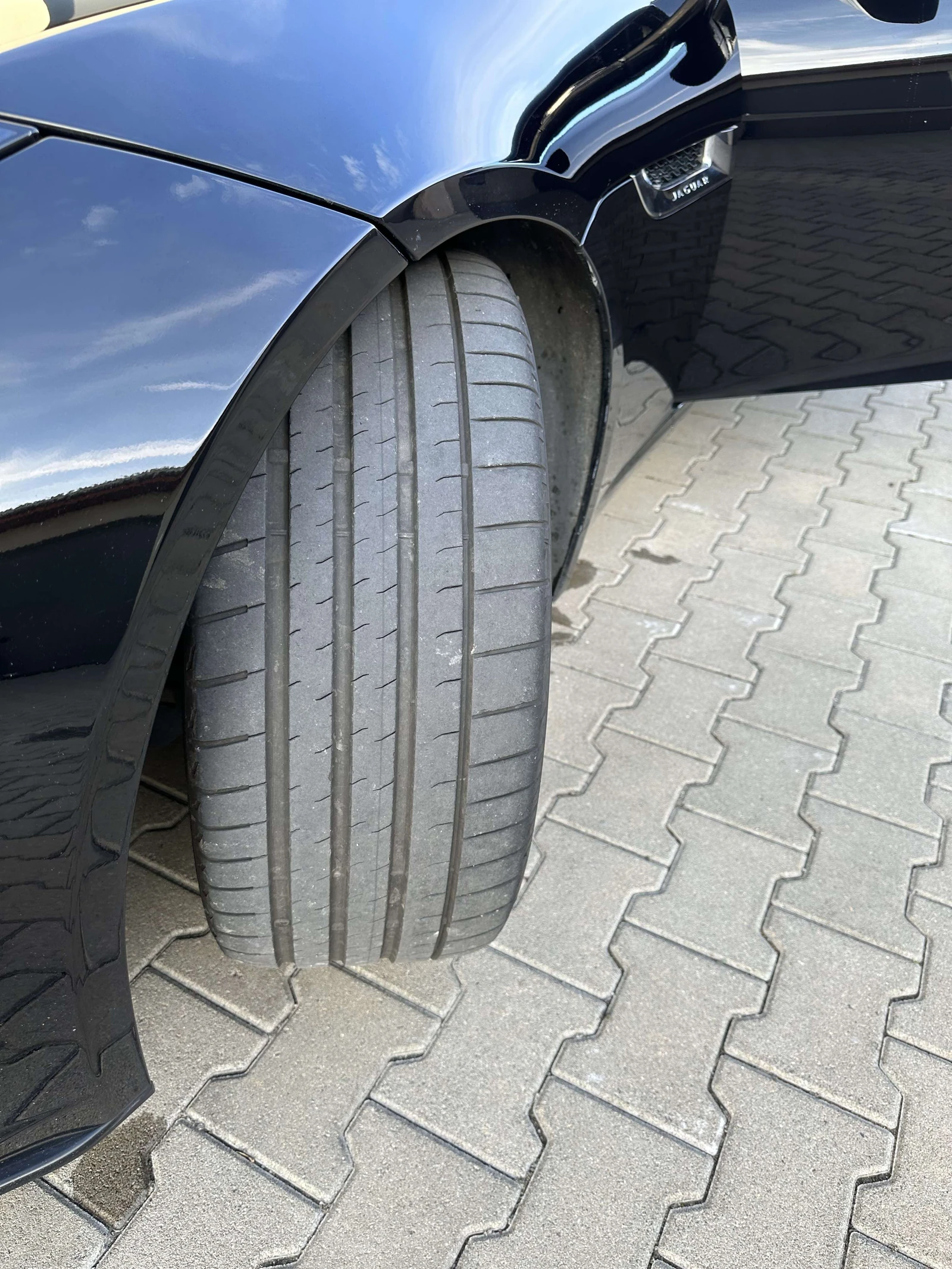 Jaguar F-Type undefined