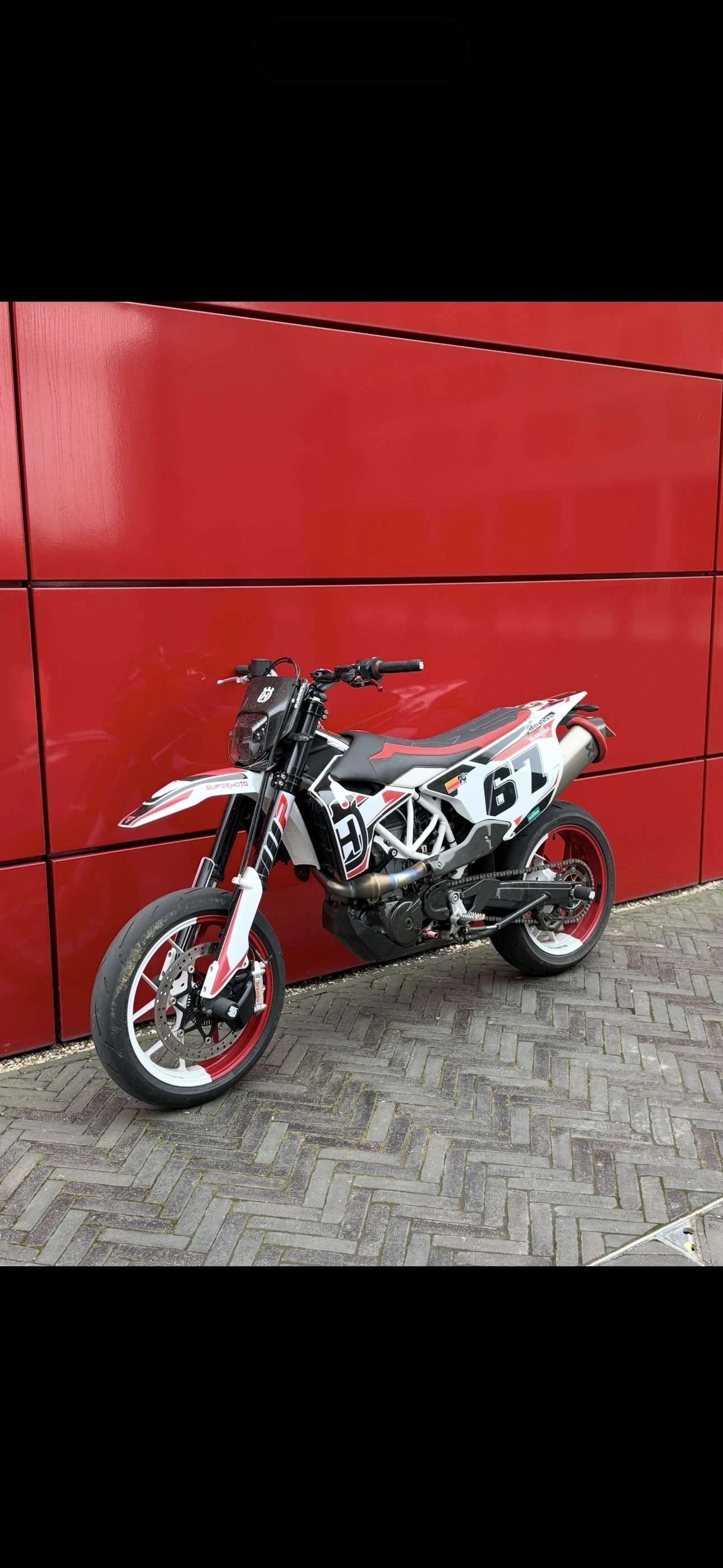 Husqvarna 701 Supermoto