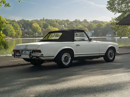 Mercedes-Benz SL 230