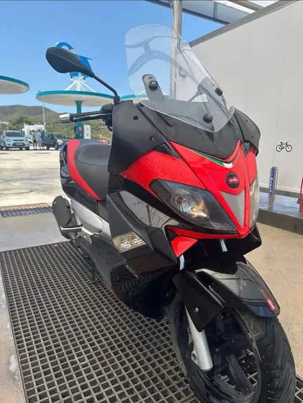 Aprilia SR Max 300
