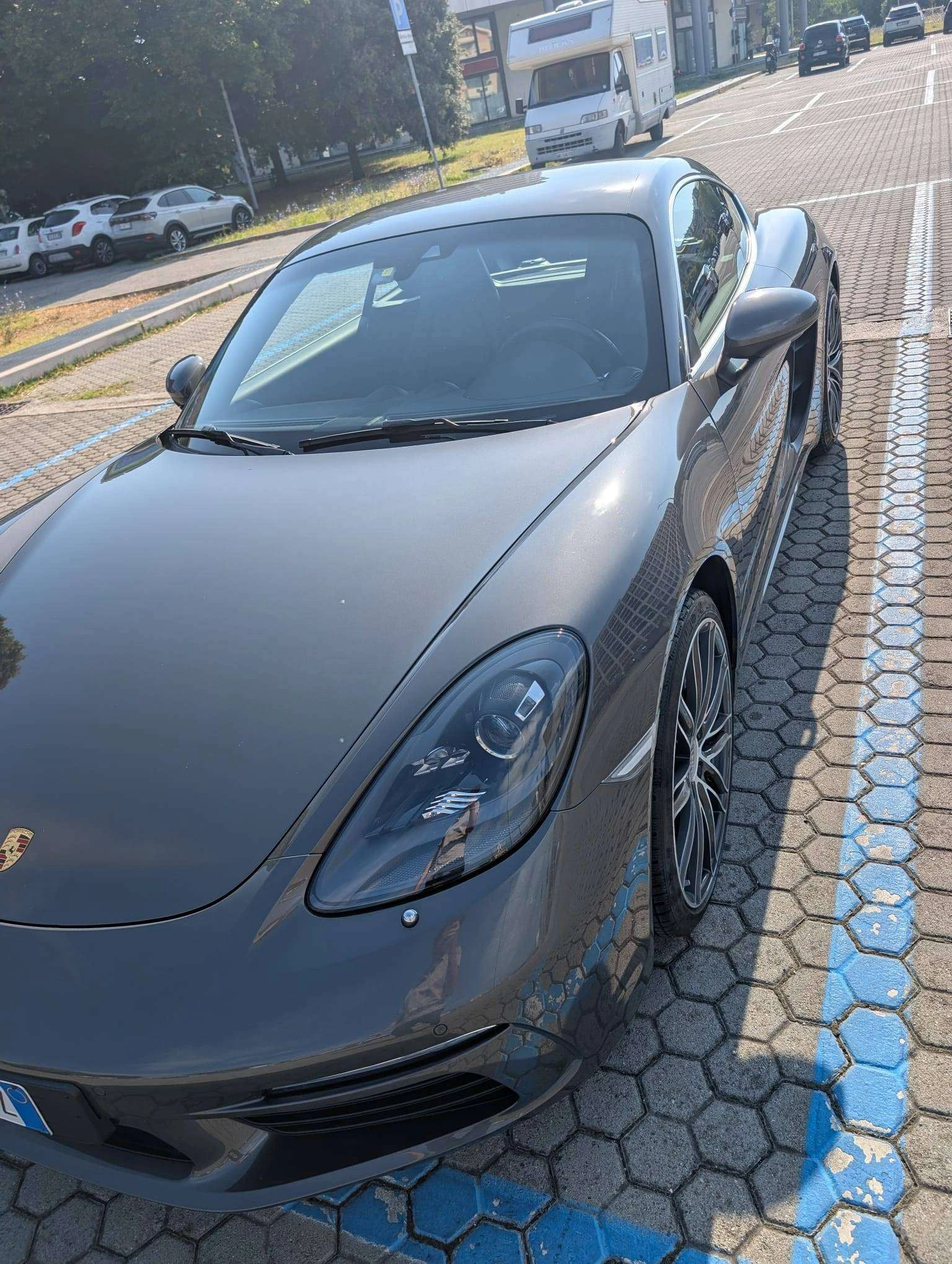 Porsche 718 Cayman undefined
