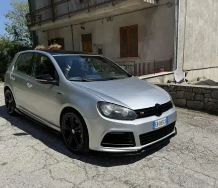 Volkswagen Golf R