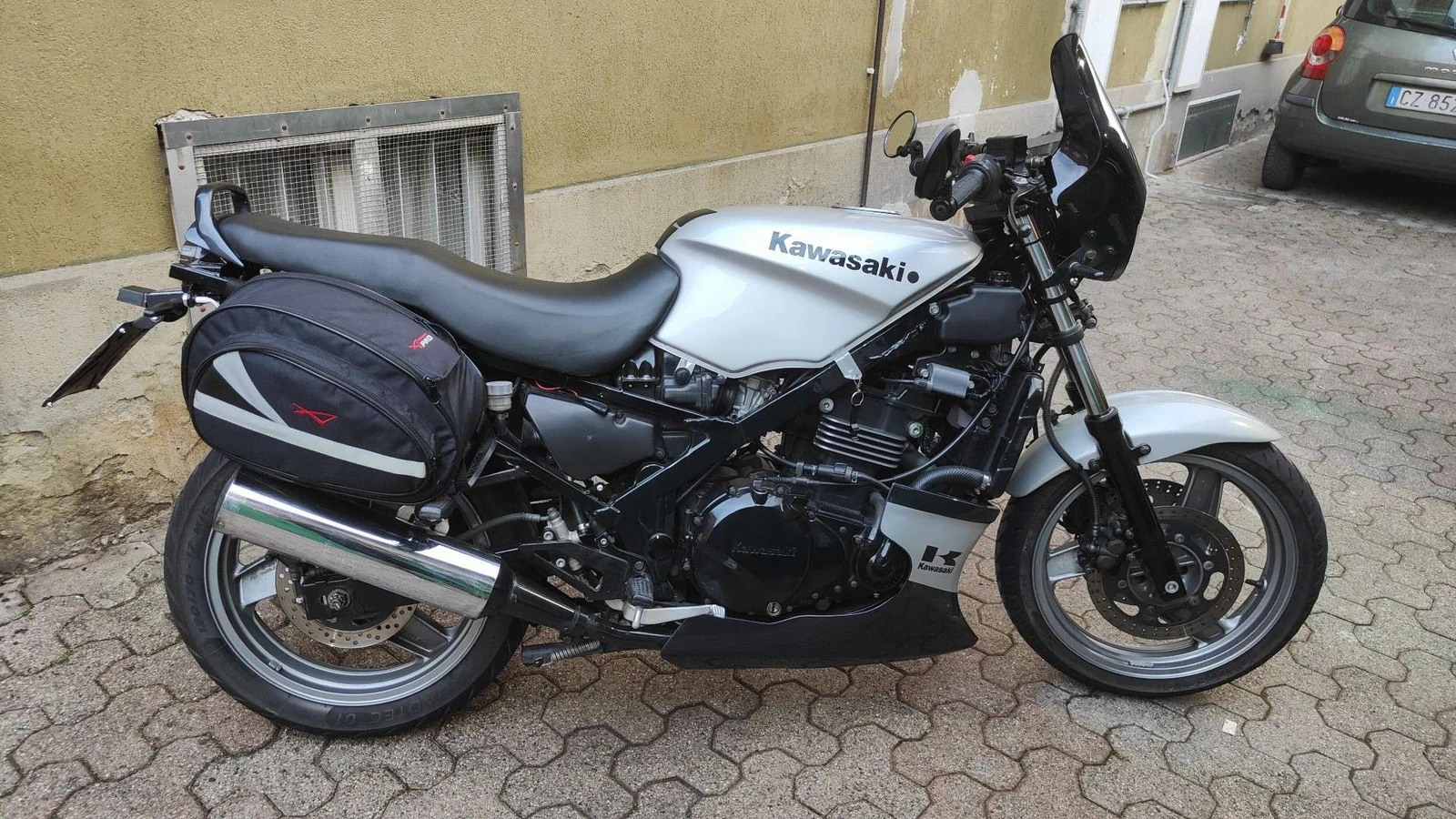 Kawasaki GPZ 500 S