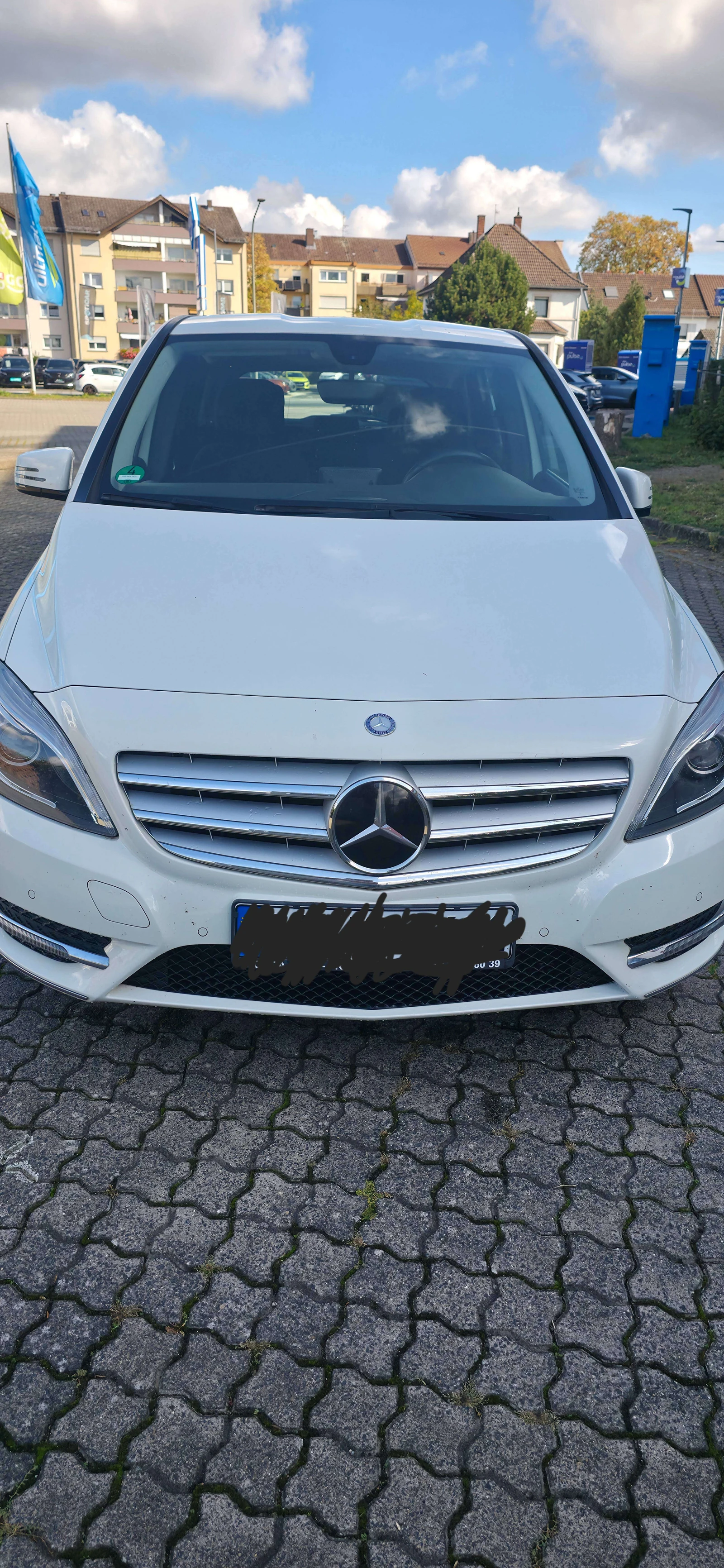 Mercedes-Benz B 180