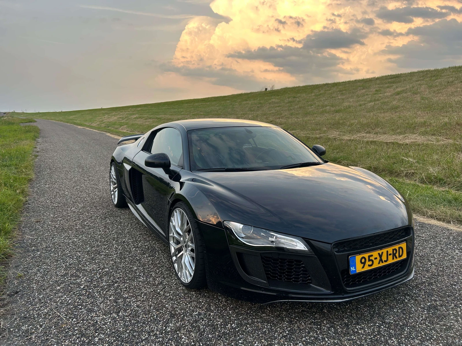 Audi R8