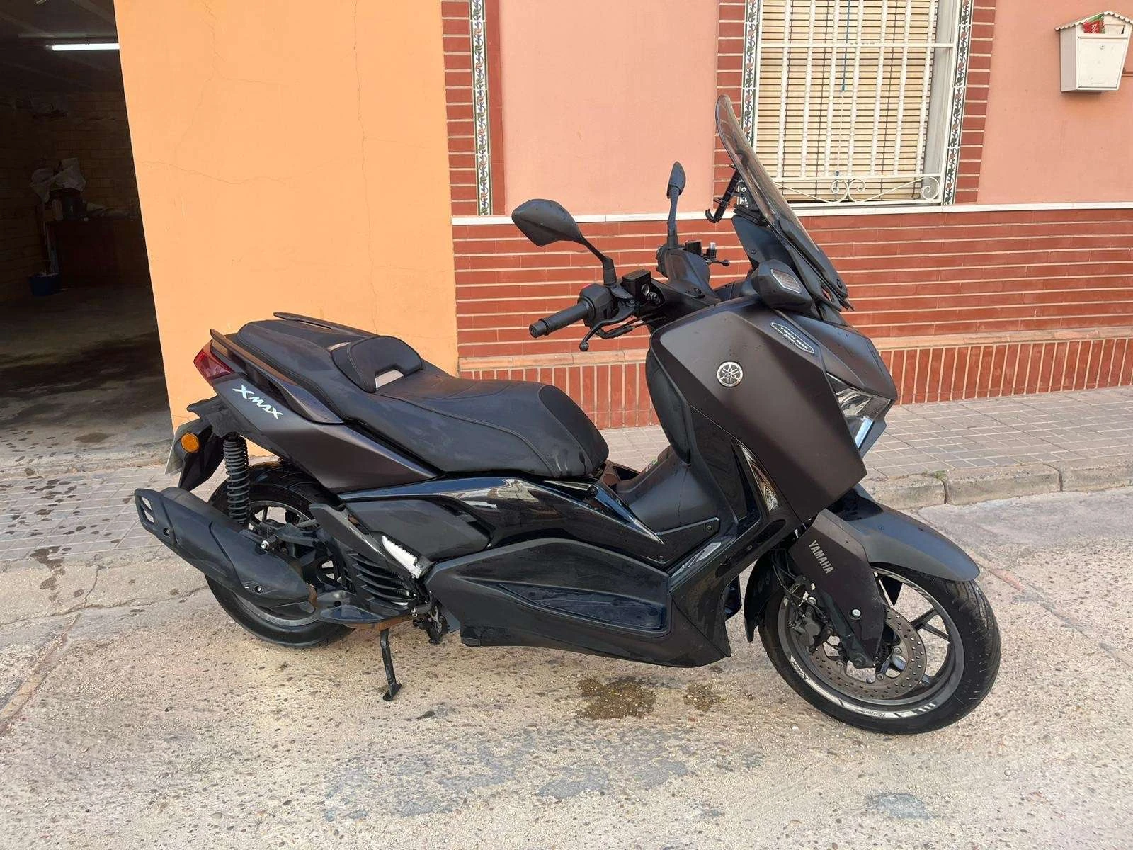 Yamaha X-Max 125