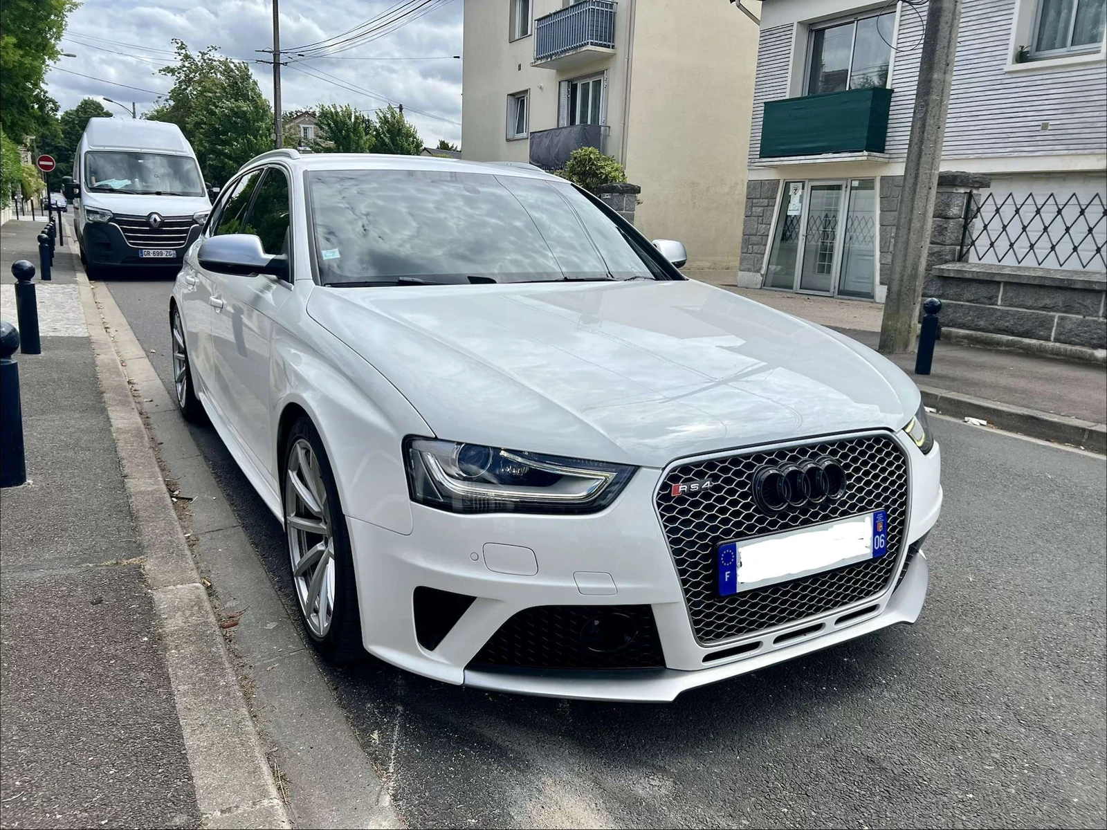 Audi RS4 undefined