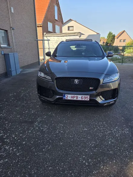 Jaguar F-Pace