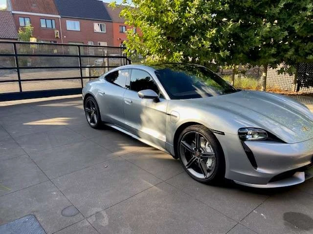 Porsche Taycan undefined
