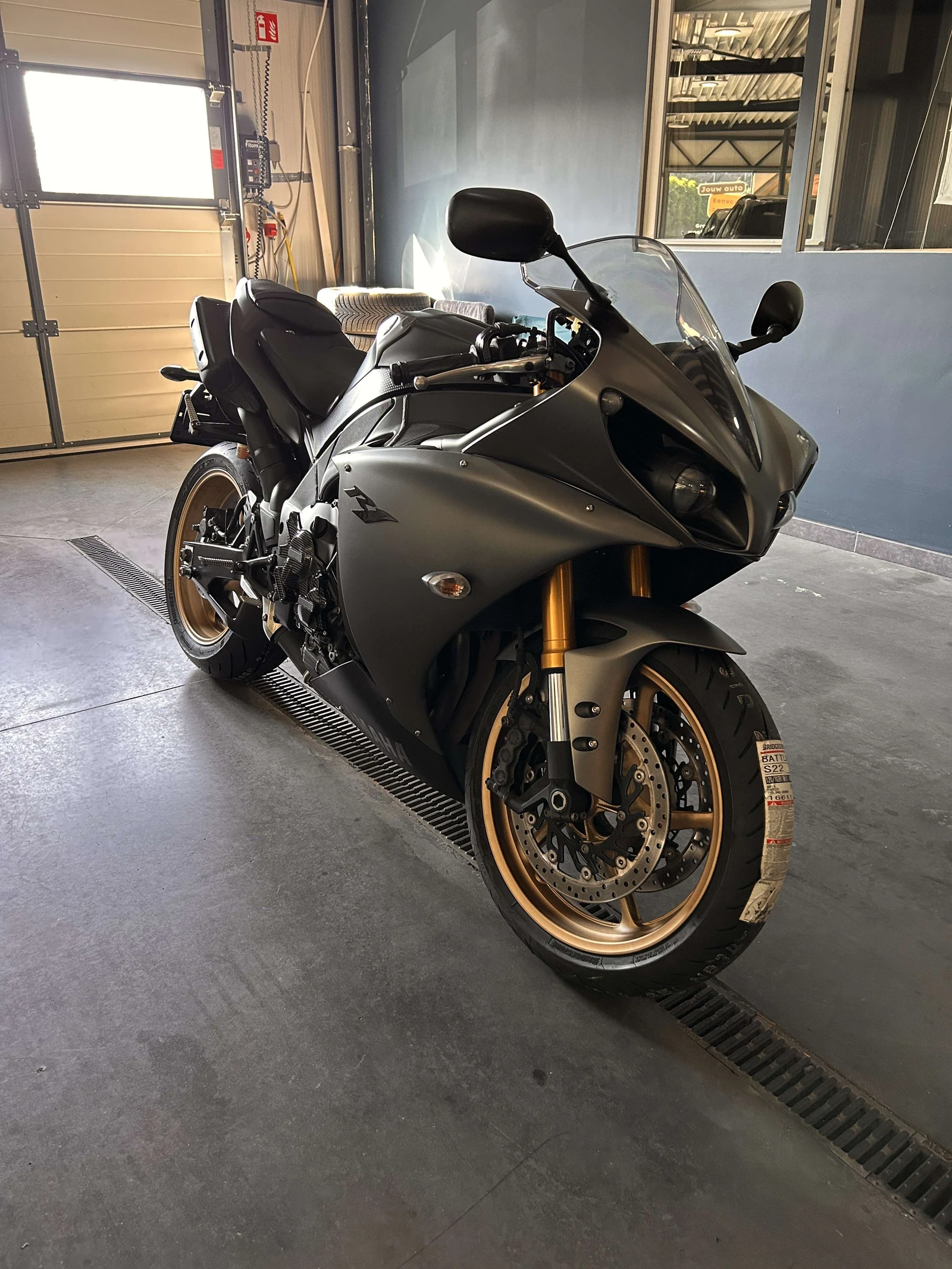 Yamaha YZF-R1
