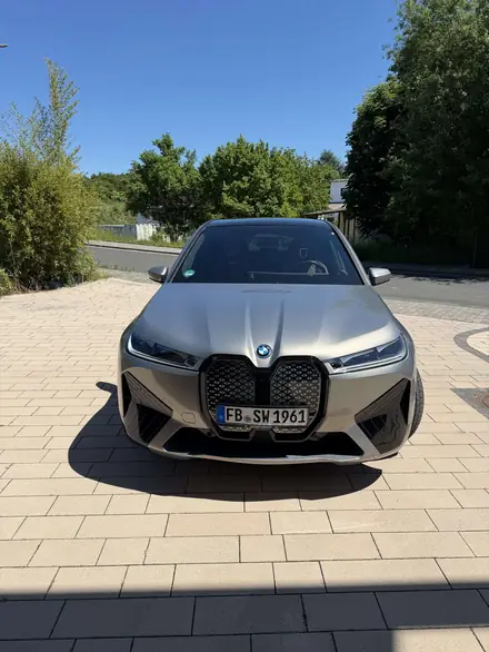 BMW iX