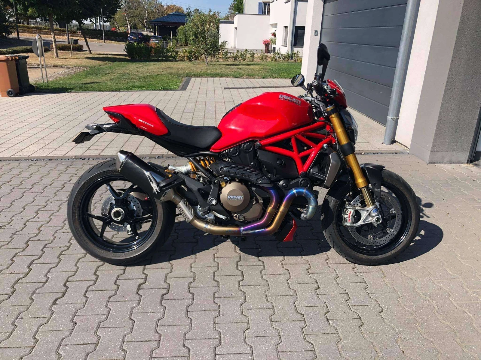 Ducati Monster 1200