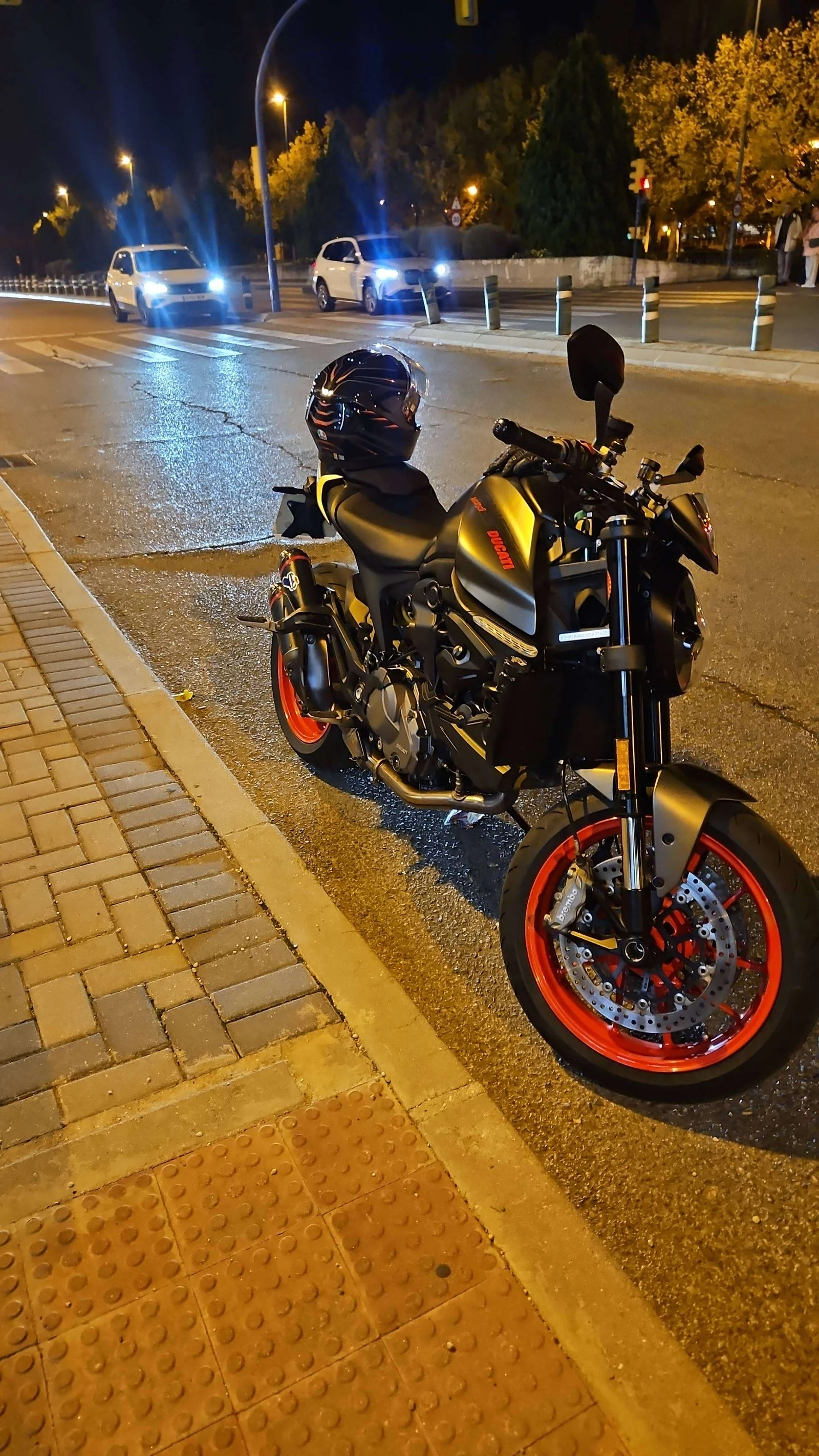 Ducati Monster 937