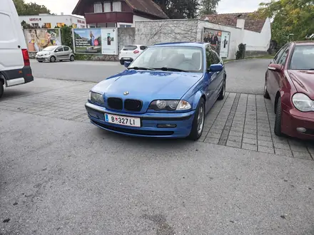 BMW 323