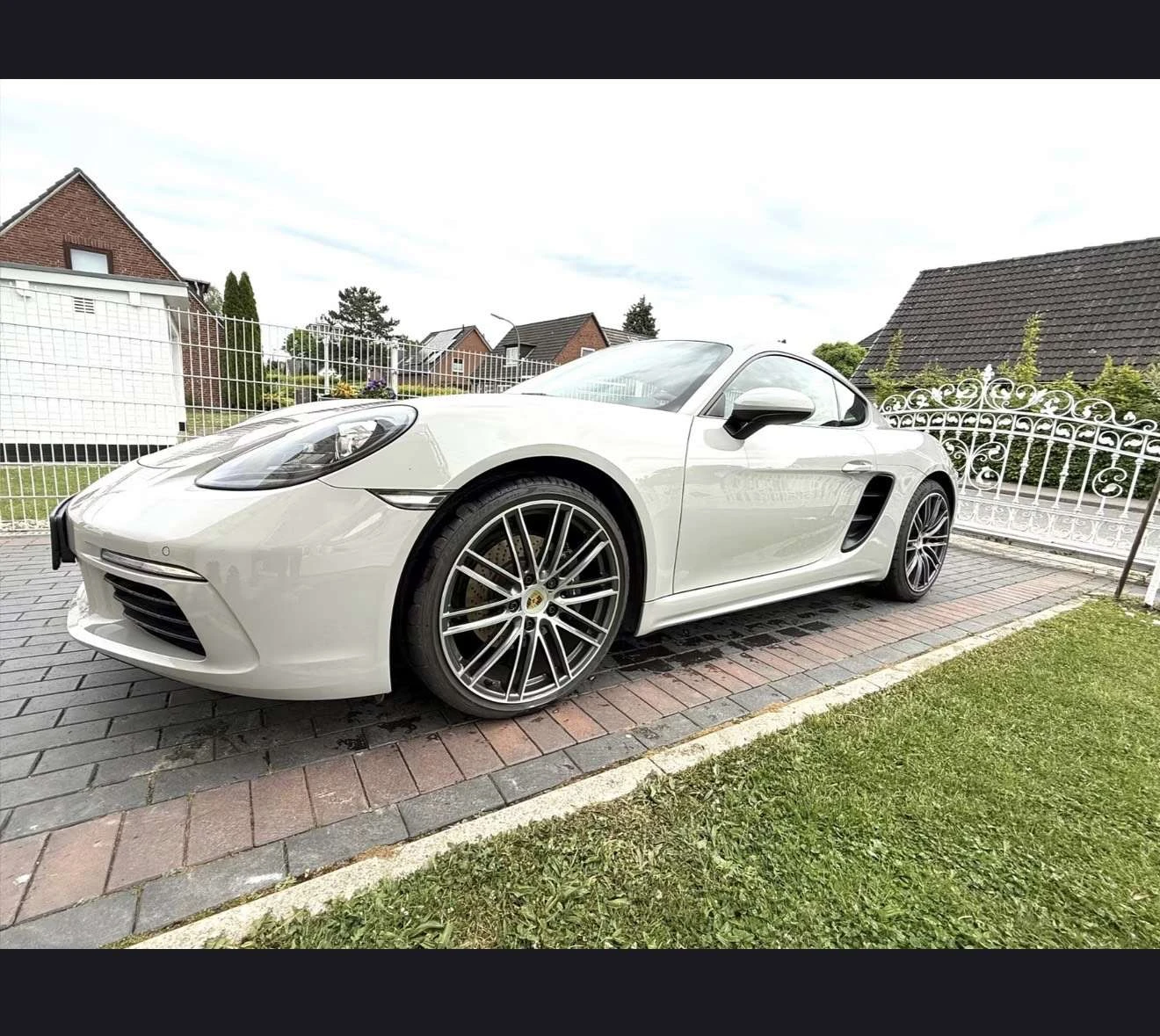 Porsche Cayman undefined