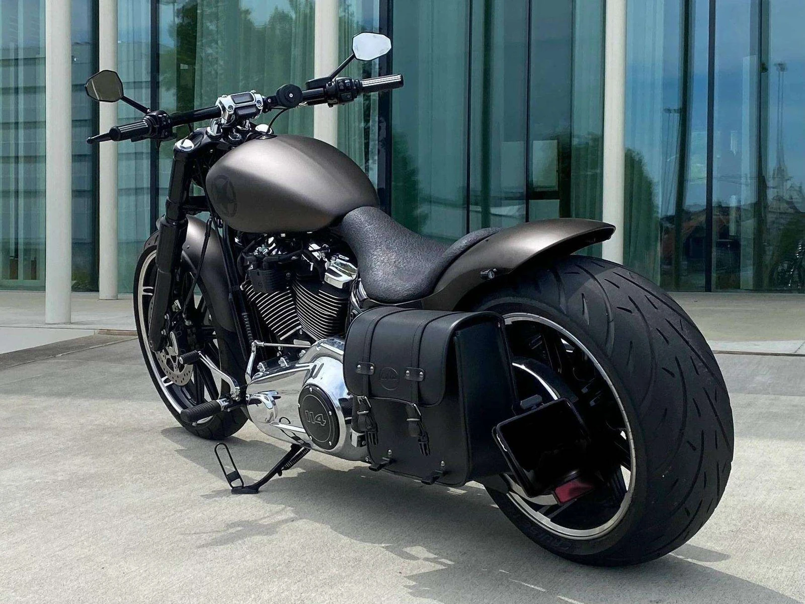 Harley-Davidson Breakout