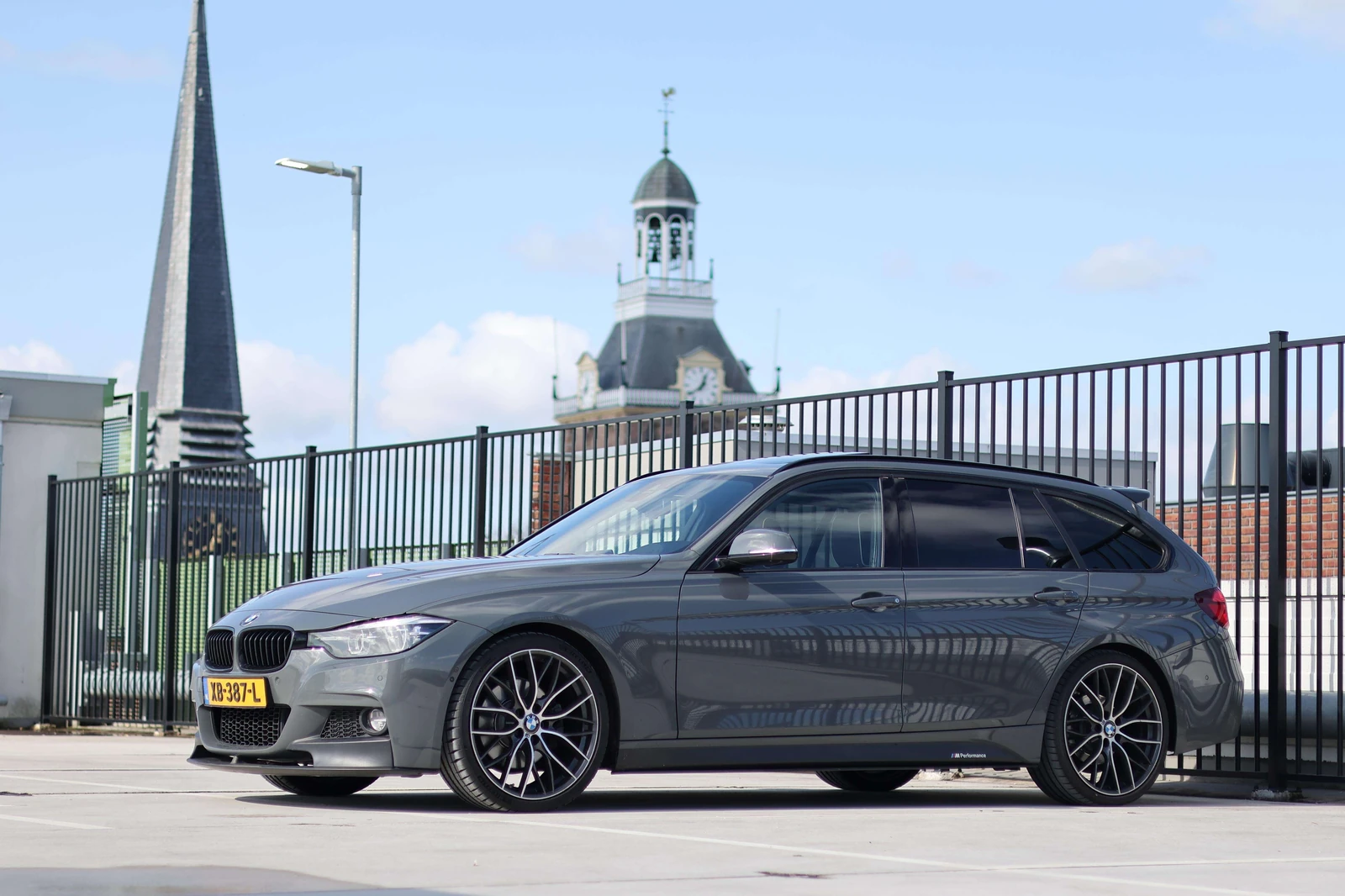 BMW 330