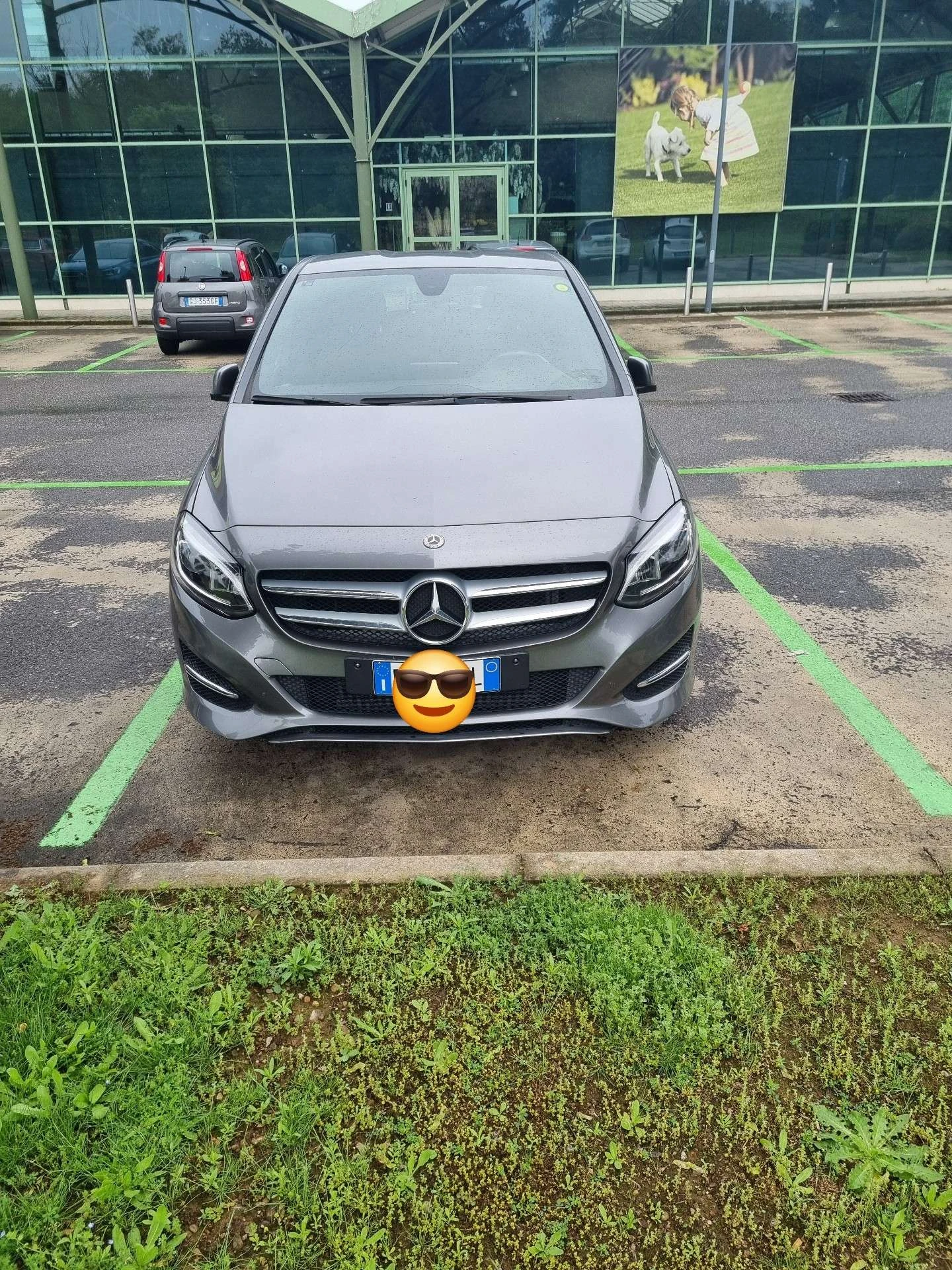Mercedes-Benz B 180