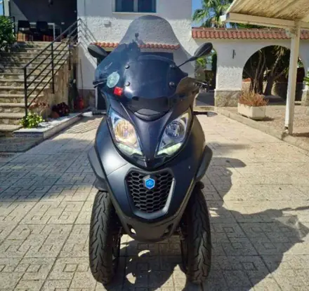 Piaggio MP3 500