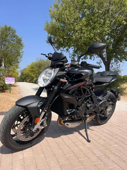 MV Agusta Brutale 800
