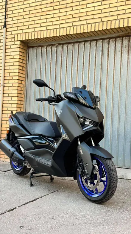 Yamaha X-Max 300