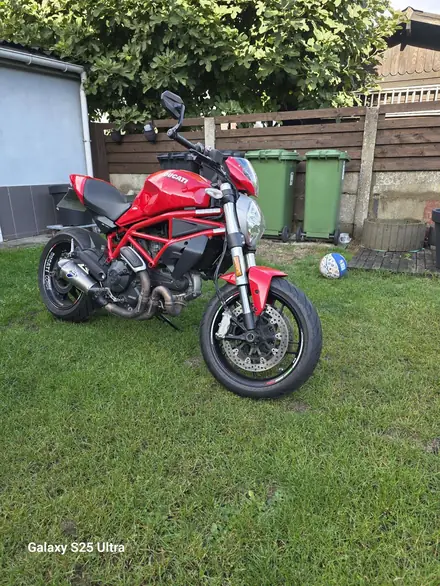 Ducati Monster 797