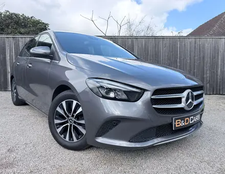 Mercedes-Benz B 180