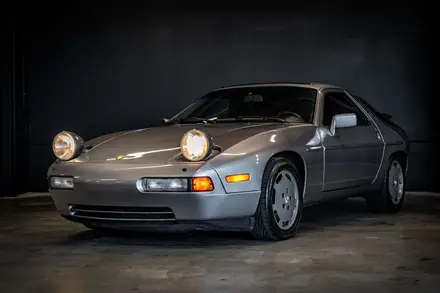 Porsche 928