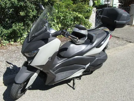 Yamaha X-Max 300
